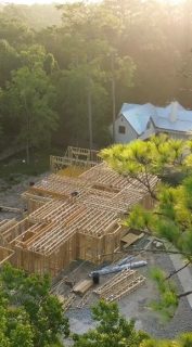 Framing days are always a favorite.
Seeing the layout come together, rooms start to form, and progress happen fast is a reminder of how much skill and coordination goes into this stage. Grateful for a crew that shows up, works hard, and builds it right.