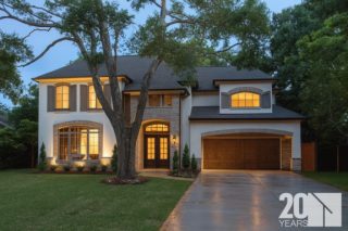 This rustic traditional custom home, built in 2006, is a timeless beauty we couldn’t leave out of our look back at the past two decades! 
#20yearsonpoint