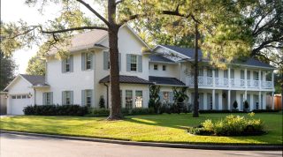This Memorial home remodel turned out beautifully! The new expansion and fresh color palette truly transformed it into a warm, inviting space. 🏡

Swipe to see the before photos — the difference is amazing!

#houstonhomes #customhomebuilder #renovation