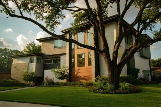 We love when the landscape comes together and adds to the design and feel of a home!🌳 

#customhome #houstonhomebuilder