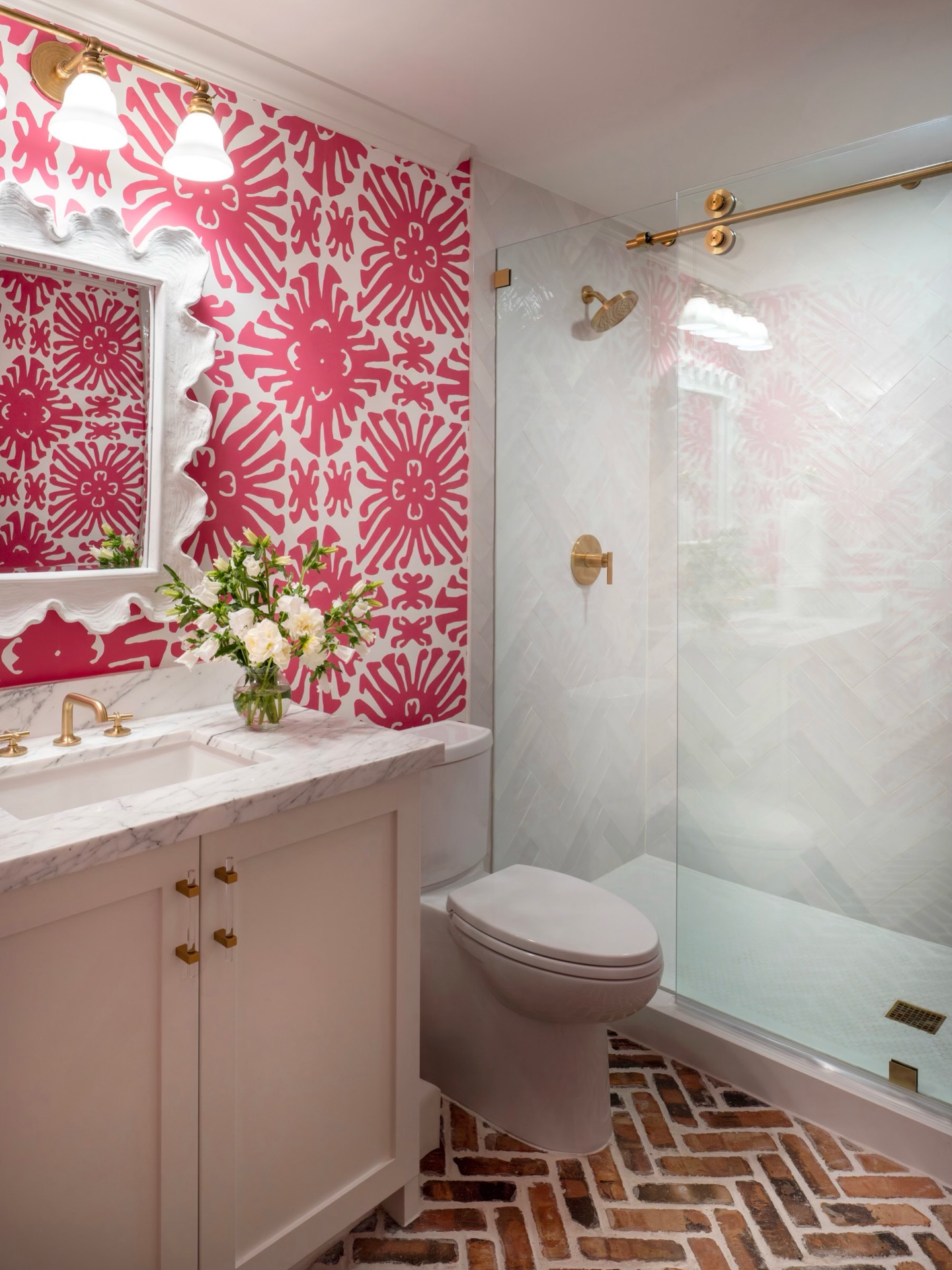 We are so back.

Wallpaper, but more specifically loud, patterned wall paper, has seen a major resurgence over the last few years. We love how this colorful print turned out in our client’s new home!

Photo: @jet1220 
Stylist: @walkertexasstager 
-
-
-
#onpointcustomhomes #wallpaper #homedesign #homebuilder