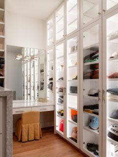 We don’t build closets. We build rooms you want to live in, that also happen to hold your shoes and clothes.
-
-
-
#onpointcustomhomes #customcloset #customhome #houstonluxurybuilder #luxurycloset